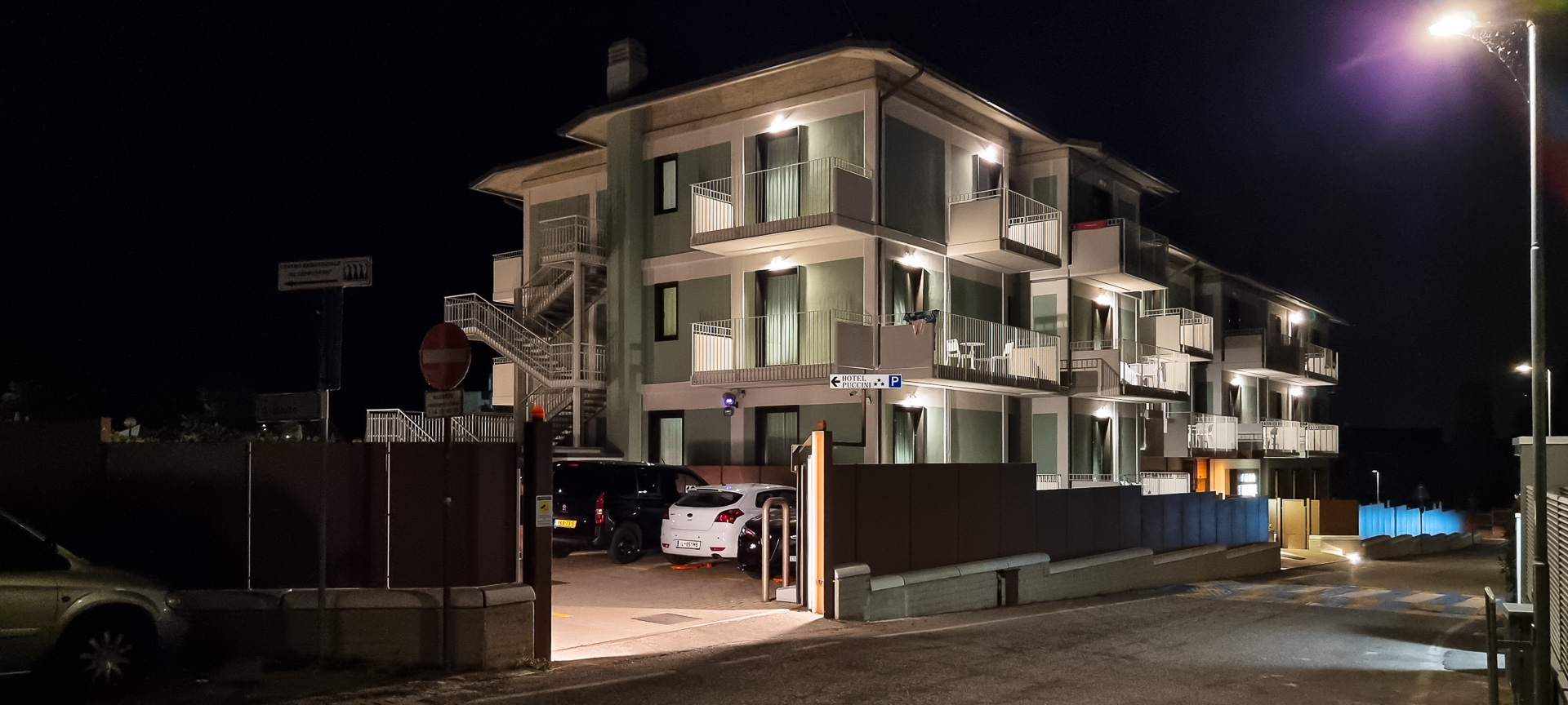 Hotel Puccini in the evening